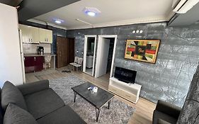 Kizil Suit House
